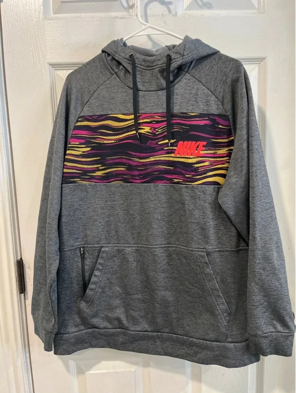 Nike Thermal Sweatshirt Pullover Training Hoodie Long Sleeve dark grey print